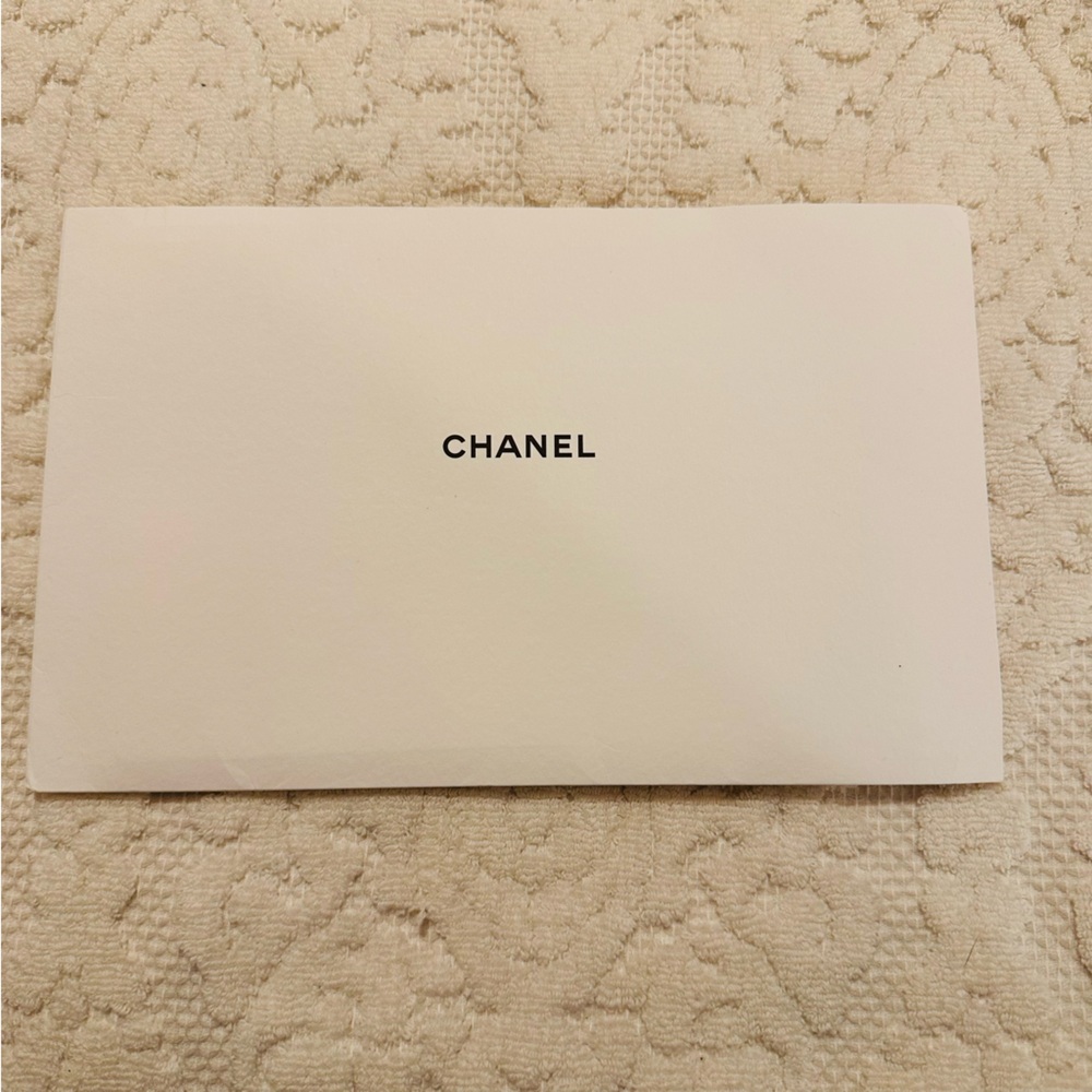 CHANEL | Cleaning Cloth | CHANEL Handbag Cleaning Glove & Care Booklet - Picture 5 of 5